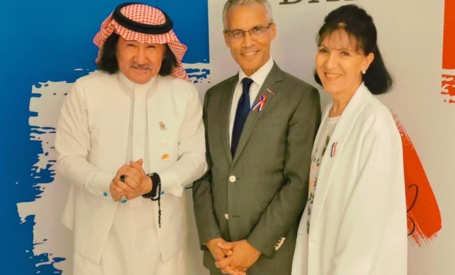 moonsnewsonline's tweet photo. في اليوم الوطني الفرنسي في جدة مهراج يعلن عن ٢٨ اتفاقية في المجال الاقتصادي بين البلدين قيمتها ٥٠ مليار ريال وفتح مجالات التعاون الثقافي والفني » أقمار نيوز https://t.co/EJdG54G5aL https://t.co/yxbZdXJ1qp