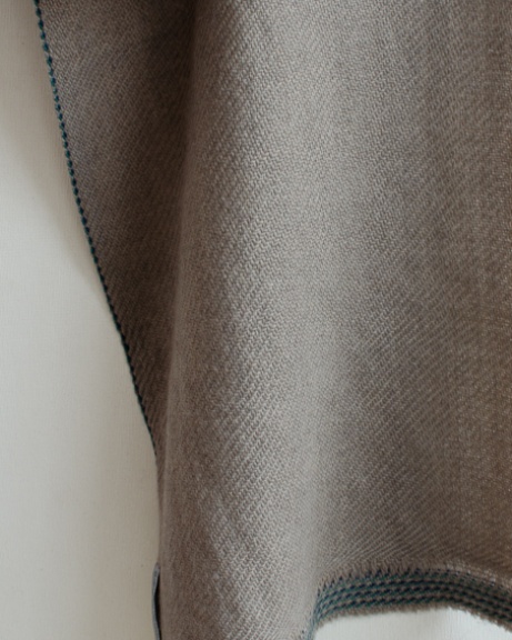 himalayanweaver's tweet photo. Woolen scarf handwoven with very fine and soft sheep wool. It is woven in a twill weave by Mohammad Hassan with wool dyed with Harada and indigo by Makhan Prasad. The scarf is very warm. Available from https://t.co/HyvTkKUHHf https://t.co/ht7XKyVm7x