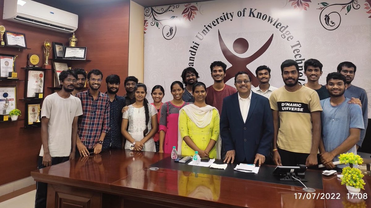 sgc_rguktb's tweet photo. Hon'ble Vice Chancellor Prof. V. Venkata Ramana garu  met students and members of parents committe gathered at admin block today at 1pm and had a productive discussion.

#rguktbasar https://t.co/y3t3vqIMHX