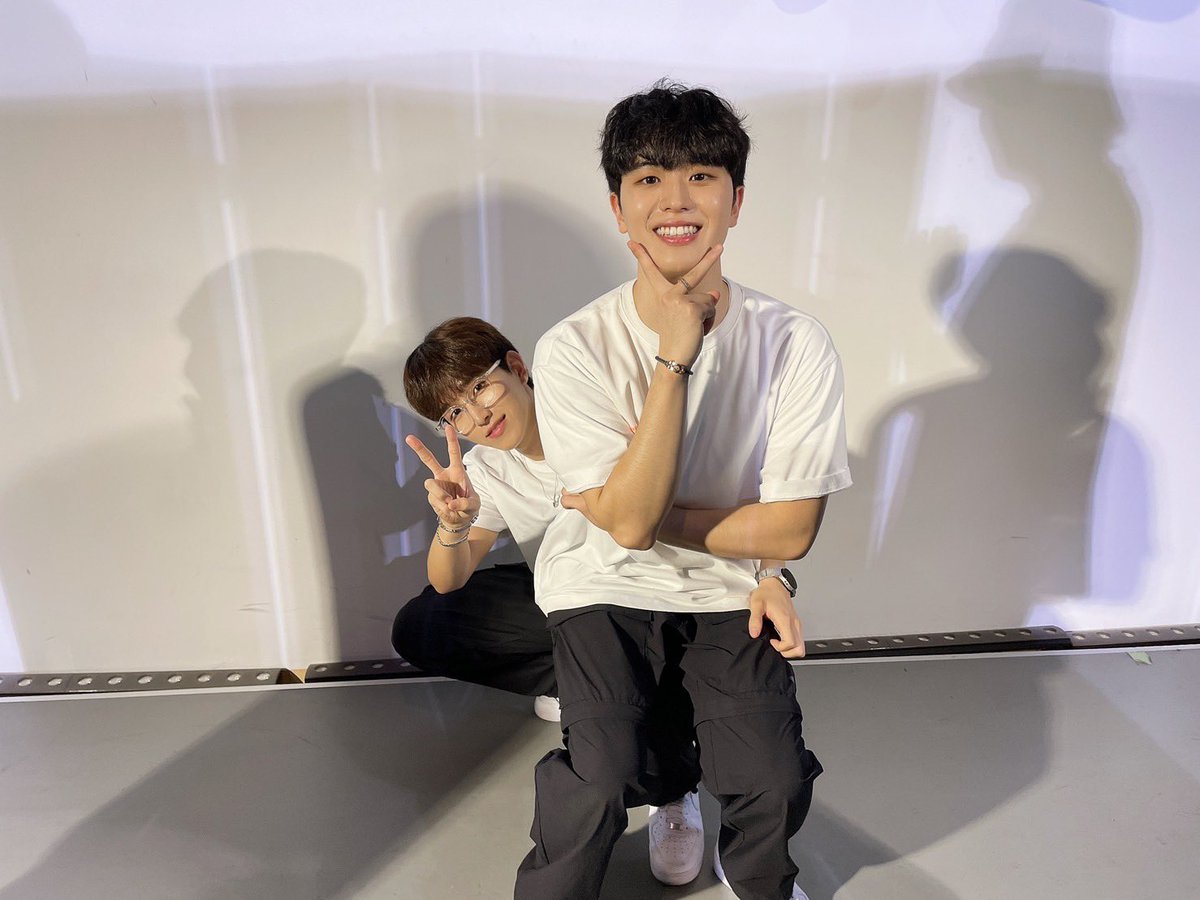ROMEO_SJ_'s tweet photo. 東京初日！
ありがとうございました🥹
久しぶりに東京のファンの皆さんと
会えてとても幸せでした💕

明日も #pluswinhall六本木 で2回公演ありますので、
会いに来てください🥰
会場でお待ちしております❣️

#ROMEO #로미오 #ロミオ 
#seunghwan #jaekyung 
#スンファン #ジェギョン
#live #idol https://t.co/QyZ9qTmVXx