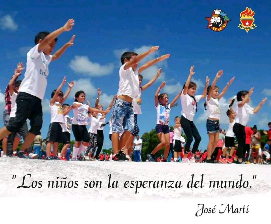 VictorGaute's tweet photo. Amplificar en el espacio virtual el odio que se  destila,es andar lleno de rencor y prejuicios.
En 🇨🇺 se defiende la vida con amor,optimismo y seguridad en el futuro.
Nuestra niñez es el tesoro.
#CubaEsAmor.
#DiaDeLosNiños . https://t.co/DmeQDsBOg2