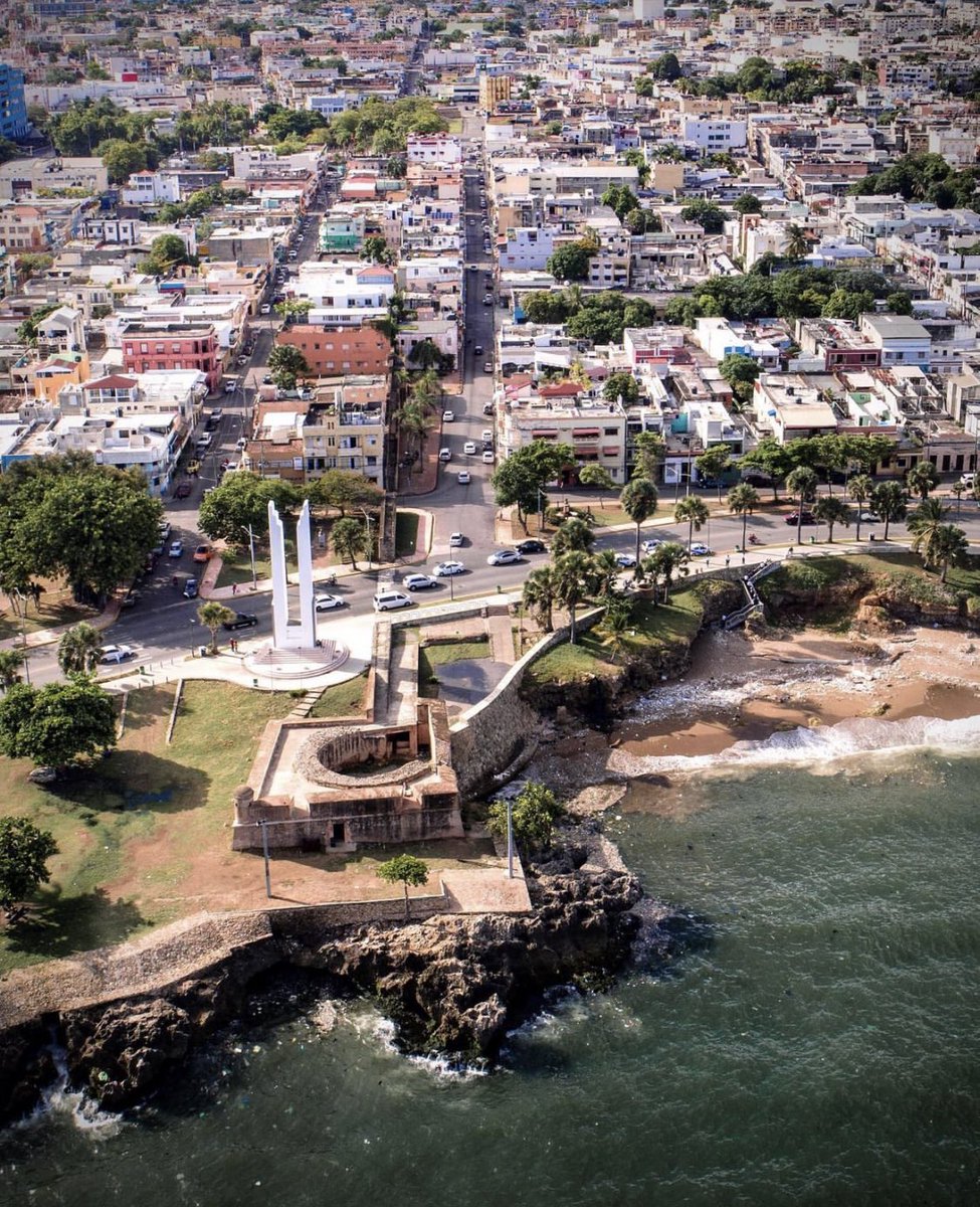RedesCombinadas's tweet photo. Fuerte San Gil y Obelisco Hembra. Ciudad Santo Domingo, RD #Redescomunica #RedesCombinadas https://t.co/GOFLdbEBK7