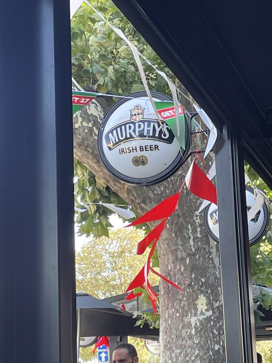 finbarrduffy's tweet photo. @imgrandsure Be careful drinking Guinness in France! I was tricked by the Murphys and Beamish signs outside this place last week and they only had Guinness that they served like this. Tasted awful too. https://t.co/qBadVhUt0b