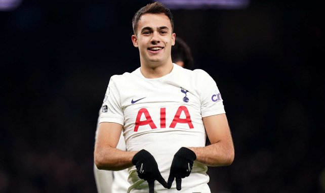 Vepps__'s tweet photo. BOMBAZO CONFIRMADO🚨💣

Sergio Reguilón será nuevo jugador del Sevilla. La operación se cerrará por unos 18M entre fijos y variables. Al no contar por Conte, el jugador siempre ha querido volver a la que fue su casa. Oficial en pocos días/semanas.

SERGIO IS BACK. 100% DONE✍️ https://t.co/eRyHsxYgFp