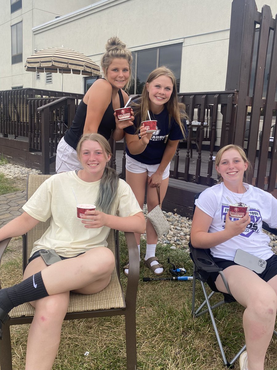 Well unfortunately the rest of the tournament has been canceled and that’s a wrap on the season.   We want to wish all the girls success in the next year as college freshman and seniors!   Thank you all for the hard work this summer.   You will all be missed!💚💚