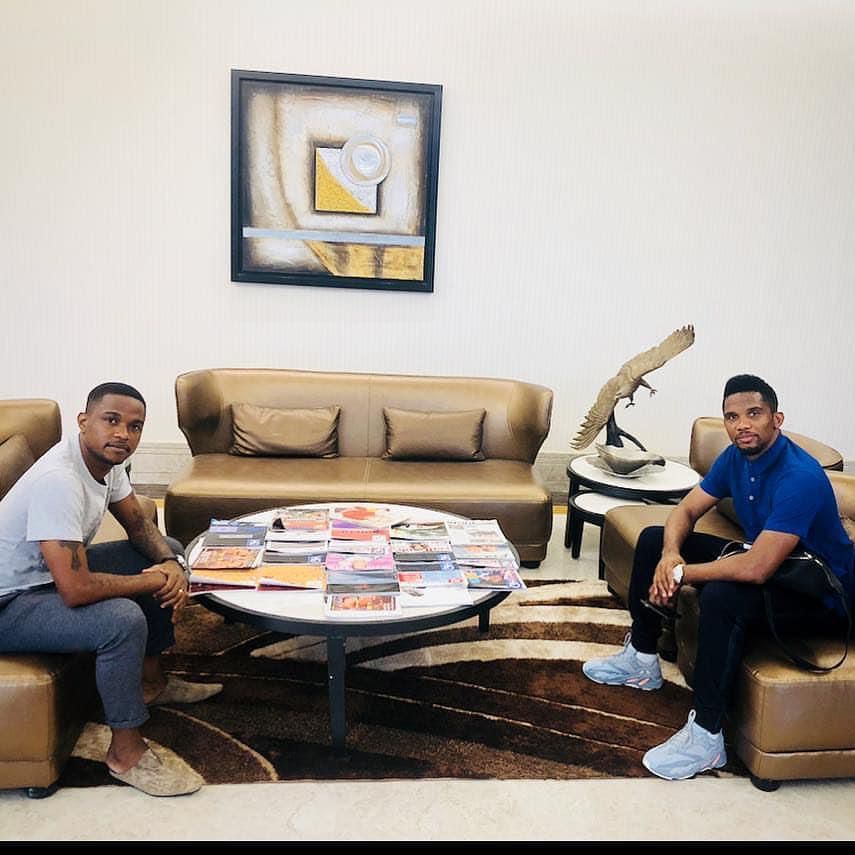 237Showbiz's tweet photo. Football meets Enjoyment Minister
@SamuelEtoo meets #DavidEtoo
Brother meets Brother
Ladies & Gentlemen, The Eto'o brothers are wishing you a happy sunday
#237Showbiz #WeYamo #Cameroon #Bamenda https://t.co/oGnjIf2Es2
