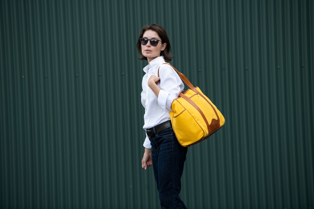 GhurkaUSA's tweet photo. “To the gym – to the office – to the stop at the deli on your way home or to the beach on that perfect sunny Saturday afternoon - the Market Tote will always be there by your side.”⁠
⁠
- John Truex, Creative Director https://t.co/vJ6xLexJNn