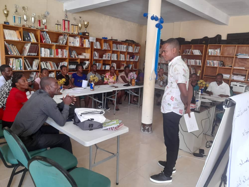 Une équipe de la <a href="/HaitiMaison/">Maison Pédagogique d'Haïti</a> était aux Côtes-de-Fer,3ème section de Macieux pour animer une formation de deux jours (12 et 13 juillet 2022) à l'intention des encadreurs du CDEJ HA0218.Nos remerciements à vous tous pour vos prières et vos supports.
Merci à vous tous !