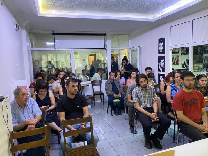ydgresmi's tweet photo. 📍Ankara

 Suruç Katliamının 7. yılında ‘Gençlik Hareketinin Hafızası: Suruç Katliamı’ konulu panelde buluştuk. Gençlik örgütleri olarak Suruç’un hesabını sormak için mücadeleyi büyütme çağrısı yaptık. https://t.co/mJKcG9sv1U