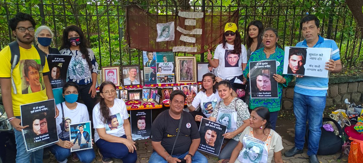 NeetuPratab's tweet photo. Protest at Mount Blanc Prayers For Sushant Singh Rajput, we all will not stop till we get Justice4SSR
Jab Tak Suraj Chand Rahega 
Sushant Tera Naam Rahega
Na bhoole hain Na bhoolne denge 
Sushant Awakened Us
@HeliPandya_SR @aayushlr 
@withoutthemind @MgmNaik 
@LovelyUpadhyay https://t.co/GMY2EqN7iT