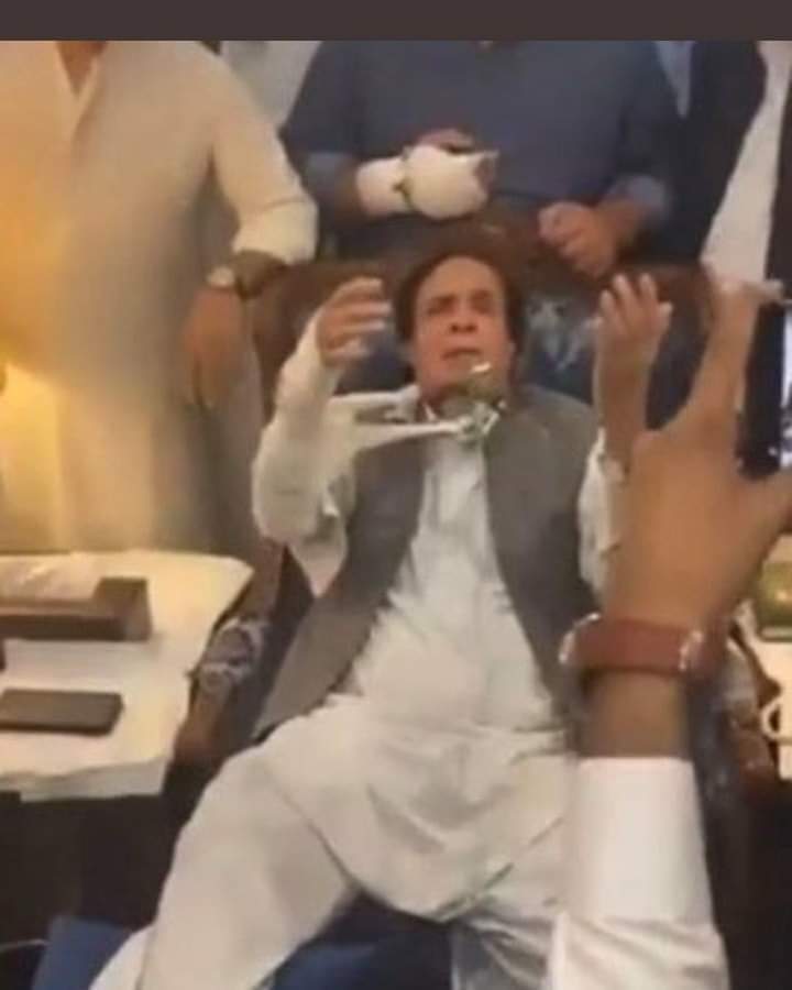 iamriaz381's tweet photo. اس مظلوم کی آہ لے بیٹھی ان ظالموں کو👇👇

#ہوگئی_انصاف_کی_چیت  .  👇👇 https://t.co/4HUeW2k4BY