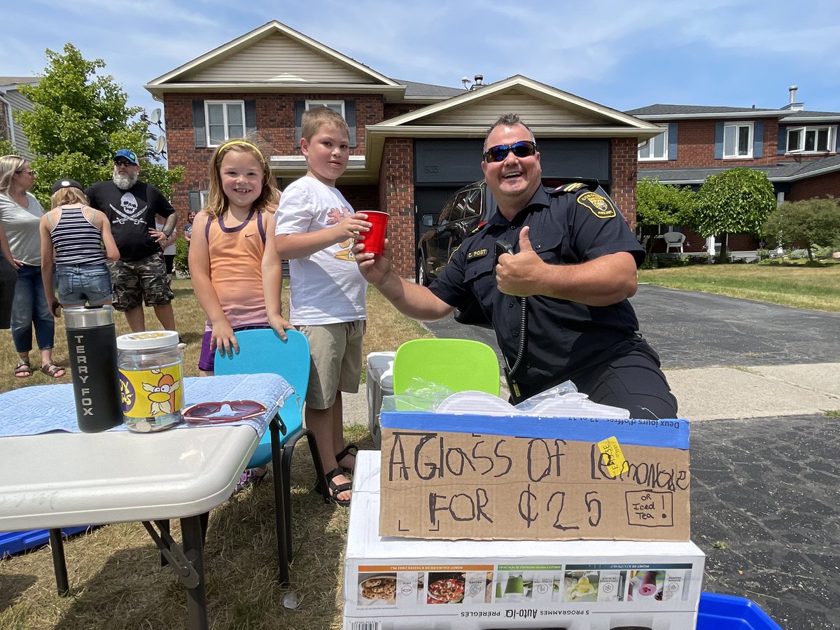 CpffaL's tweet image. BIG Thank you to Rowan and Sullivan for keeping Platoon 1A hydrated on this hot day with a charity lemonade stand!