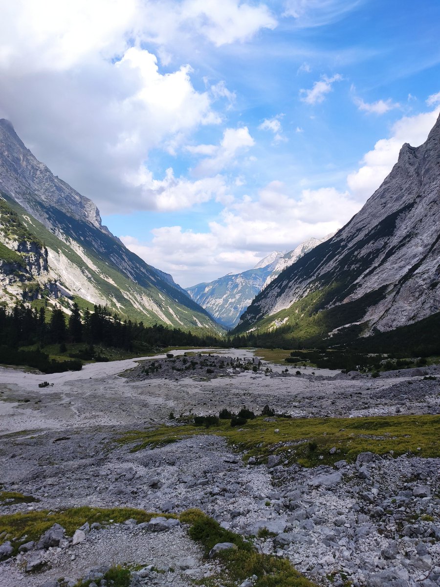 PhilippBaumert's tweet photo. Usually, I fly to another country to see this nature. Since I live in Munich, however, the Alps and the German highest mountain Zugspitze are just 1 hour away. A beautiful but strenuous two day hiking trip. Sometimes, you just need to take a brake. https://t.co/H3ZhdYJRIR