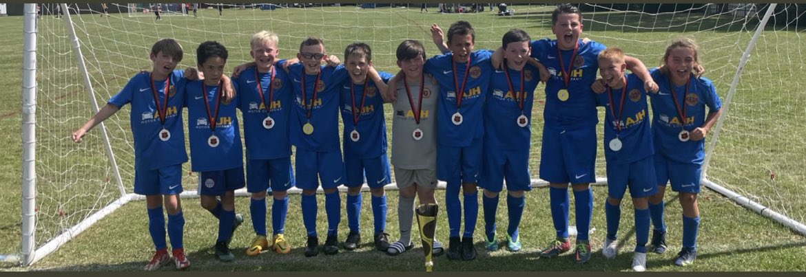 kingsthorne_JFC's tweet photo. A massive Thank You to all the teams who turned up to our U11 Tournament today especially in the heat 👍⚽️

Some great football played today and another successful day.

Congratulations to both @AUnder8s and @MossleyHillSun on winning the cups today.

See you all next year 🔴⚫️ https://t.co/iC9lvmWAEQ