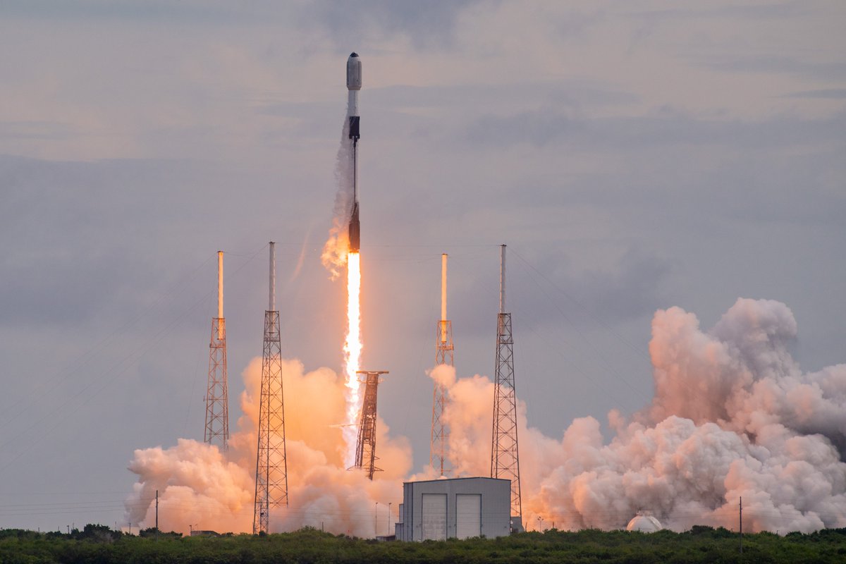 SLDelta45's tweet image. Congratulations to the Airmen &amp;amp; Guardians of Space Launch Delta 45 and @SpaceX on the latest Starlink launch. This launch was the fourth in July— in less than three weeks! Thank you to all of our teammates who make it possible to #SetThePaceForSpace from the Eastern Range &amp;amp; AATS.