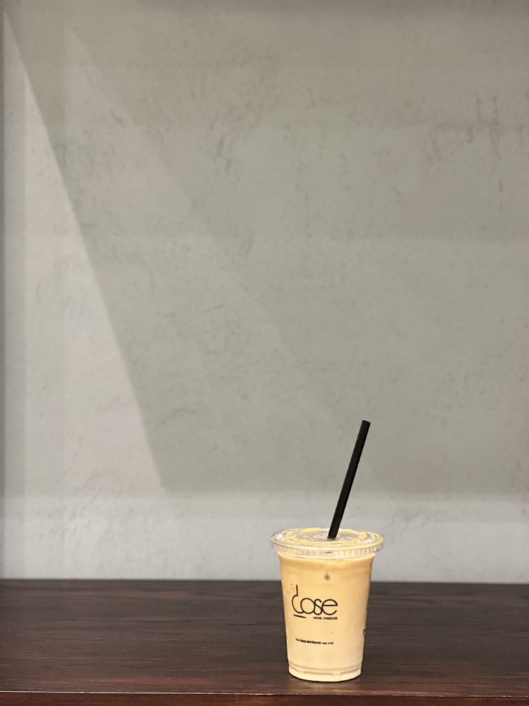 ﺎحب حسَك وﺎحب حكيكِ
        وﺎحب ﺎلمساء بوجودكِ🤍