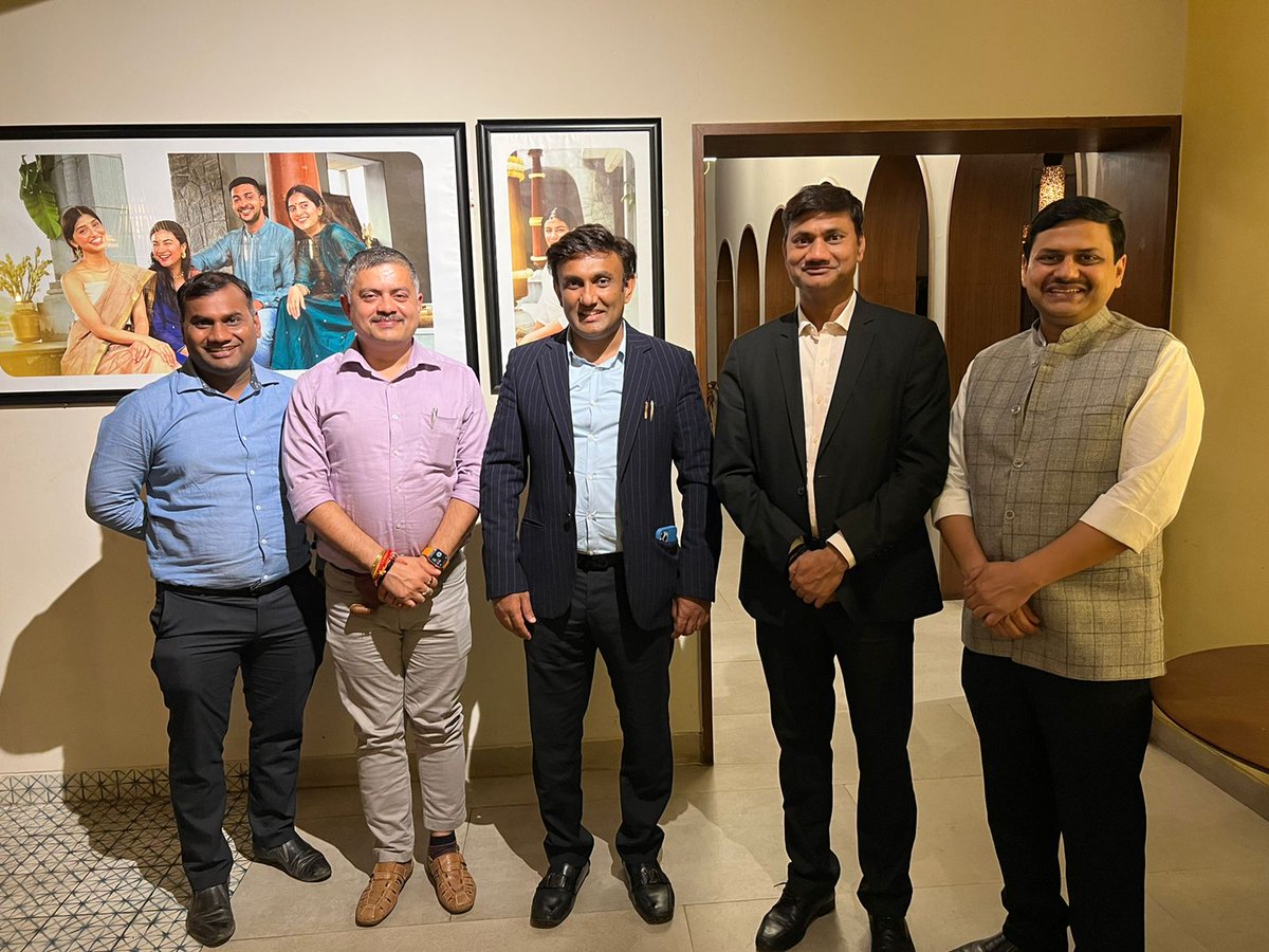 lbsrajput's tweet photo. Last week got a chance to have a Dinner with Minister for Health &amp; Family Welfare and Medical Education, Govt of Karnataka @mla_sudhakar along with @RAJPUT_NBS, @dmvaranasi2016 in Bangalore. https://t.co/Z4XNRuetTf