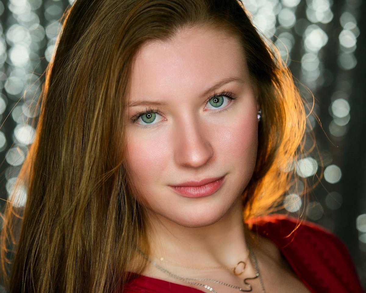 learystudio's tweet photo. Now booking senior portraits. Give us a call to schedule or for more info. 724-588-8370. #seniorphotos #senioryear #portraitphotography https://t.co/FqAflHQUk1