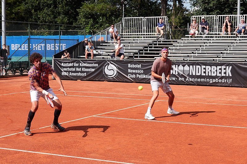 Sem Verbeek (@semverbeeknl) on Twitter photo Thrilled to lift a title on home soil! 🏆🇳🇱
A special feeling winning a challenger at home, in front of friends and family. Big thanks to <a href="/robin_haase/">Robin Haase</a> for battling with me.
The march continues! 🐅🙌🏼 #lululemonnl Thrilled to lift a title on home soil! 🏆🇳🇱
A special feeling winning a challenger at home, in front of friends and family. Big thanks to <a href="/robin_haase/">Robin Haase</a> for battling with me.
The march continues! 🐅🙌🏼 #lululemonnl