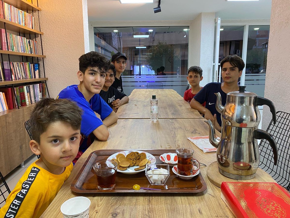 GencligiIhya's tweet photo. İhya der,de Her akşam Sohbet 💬 eşliğinde  Akşam çayına ☕️ davetlisiniz. https://t.co/y07NIXfeTP