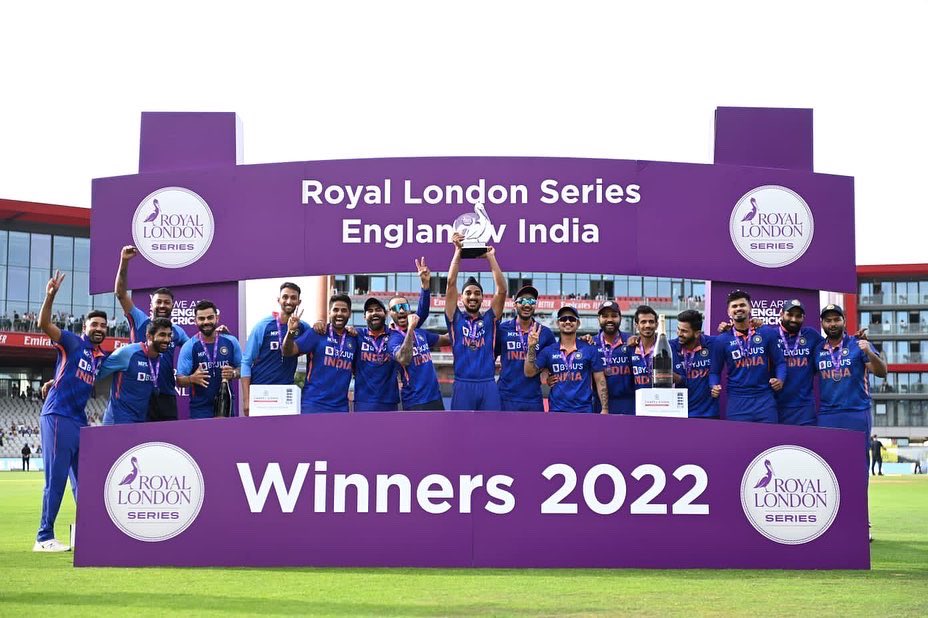 SDhawan25's tweet photo. History is written by winners! Congratulations #TeamIndia for the amazing series 🇮🇳 #IndVsEng #ODISeries https://t.co/NQt2FGxv9T