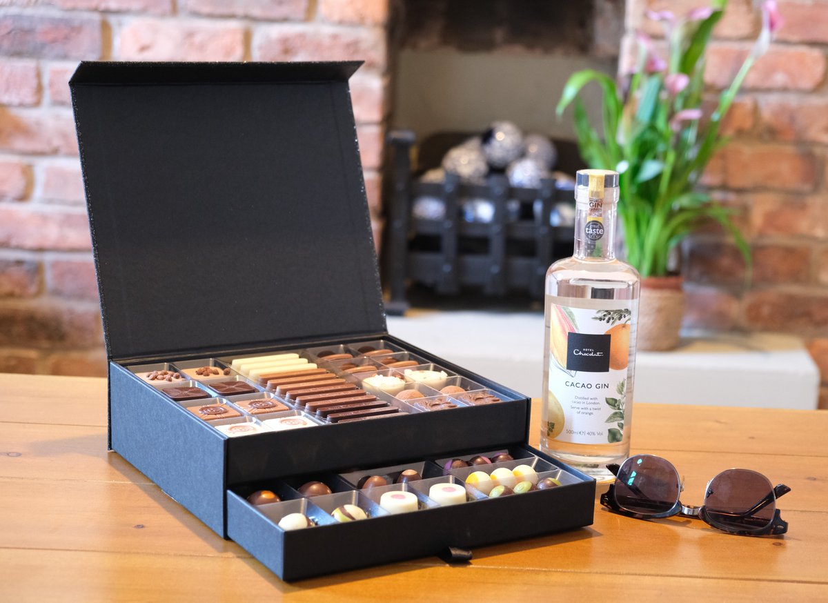 Turning 50 ain't so bad with pressies like this @HotelChocolat Classic Cabinet & Cocoa Gin! Thank you so much Phil @GraphicID - it really is a blast working with you AND a huge 👏 goes to whoever dreamt up these wondrous tastes & textures. Absolute genius ♥ #HotelChocolatThanks