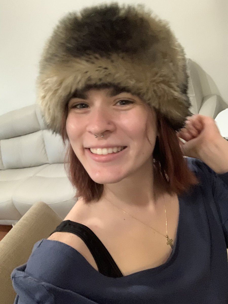 pixelchickk's tweet photo. I love me! Me me me! Sarah loves herselffffff! With a great big hug and a kiss from me to me, I am Sarah me me me! #conceitedbitch https://t.co/3fkLjXC8dI