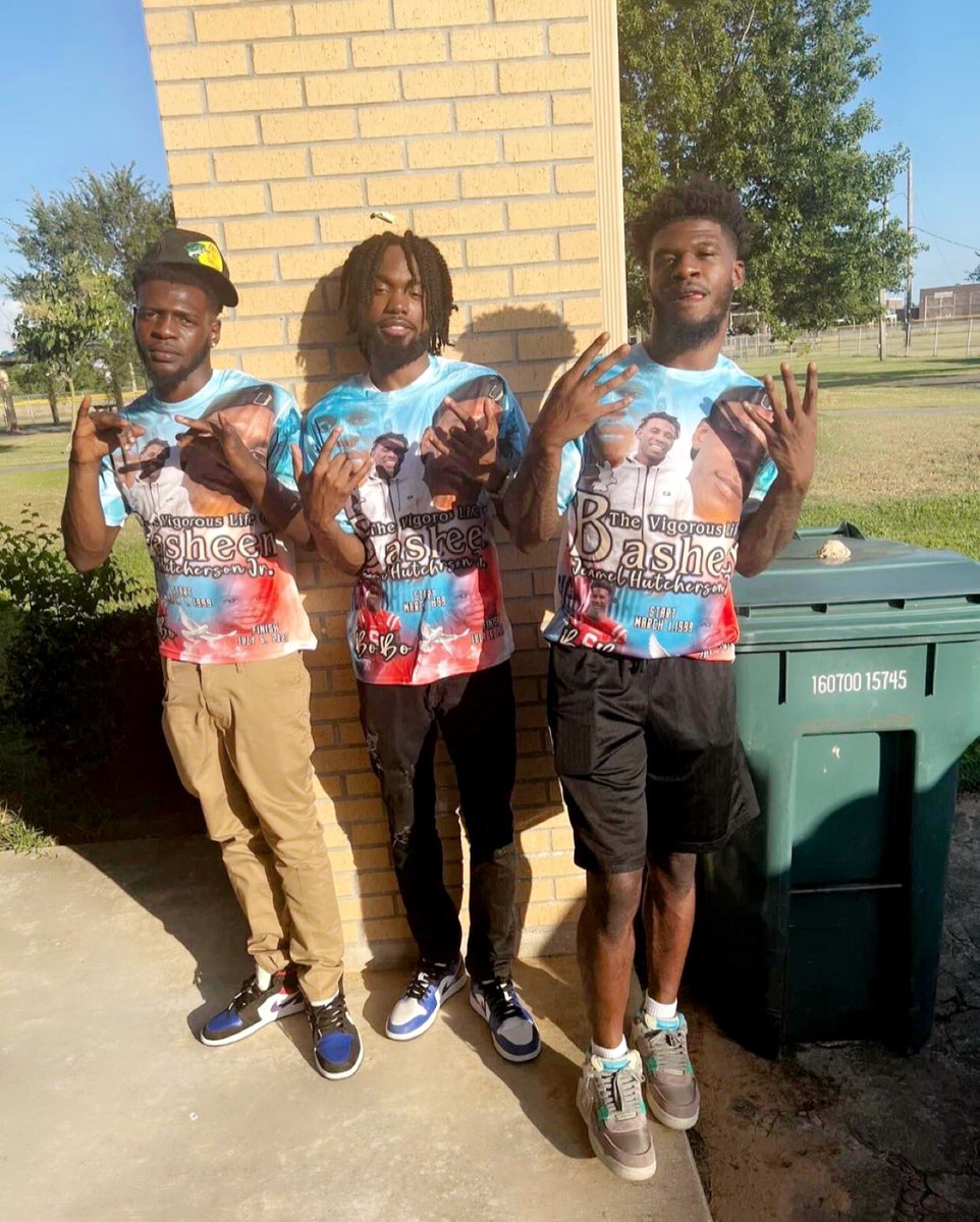 ysl5ive_'s tweet photo. โI need my brada just like my backbone you more than my friendโ๐ Imma miss you cuzzo ๐๐ Shit donโt feel right dawg ๐ข We gone keep your name alive fasho๐๐พ
#LLBOBO https://t.co/42TXIcjPB9
