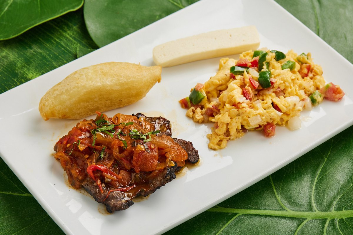 Buenos días, aquí ya estamos desayunando. Te esperamos en cualquiera de nuestras 4 sucursales #pasionporlopanameño #panama