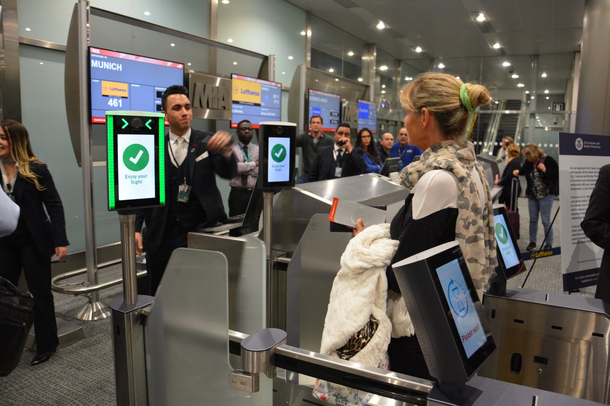 airwaysmagazine's tweet photo. Despite how common international travel is today, there are many people who have never stepped foot on an airplane. #FirstTimeFlying #Traveler
https://t.co/tr3seVYTeh https://t.co/O7IhA5yKAS