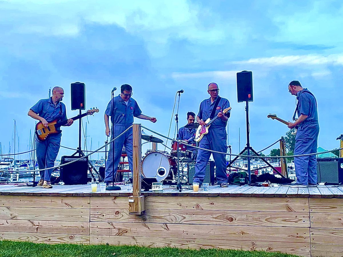Amazing time last nite with at Harbor Brewing’s Lakefront Biergarten with The Breaks &amp; The Dry Look! Thanks to all who came out &amp; see y’all again soon!!!