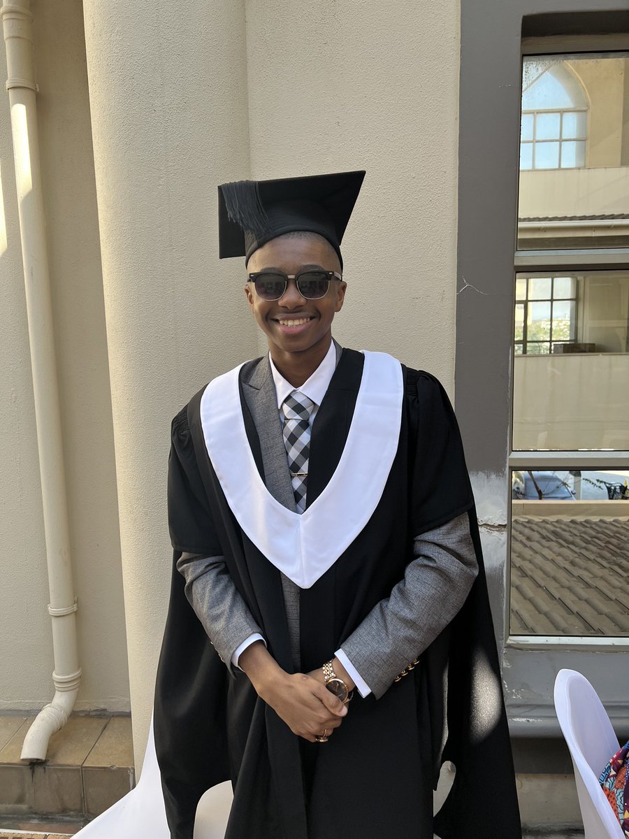 Shabstheboyy's tweet photo. All that time in the kitchen finally panned out 👨🏽‍🎓. https://t.co/MG6ncahvUi