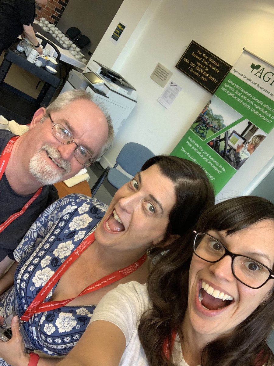 zoeallisonauth1's tweet photo. Amazing to finally meet fellow romance authors face to face at #RNAConf22 https://t.co/LswWI28FBA