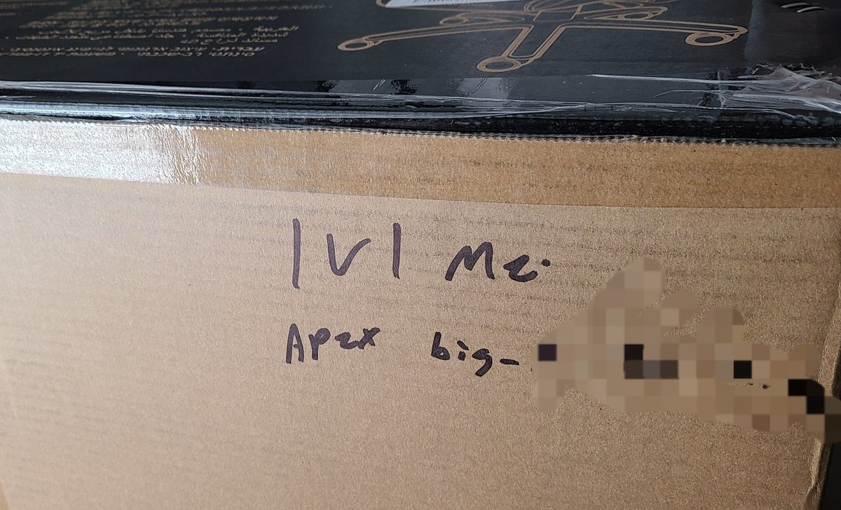 barballs's tweet image. This definitely takes the cake for most unique personal 1v1 challenge. 🤣

Somebody in @Razer, @BestBuy or  @OnTrac_Shipping is feeling brave.