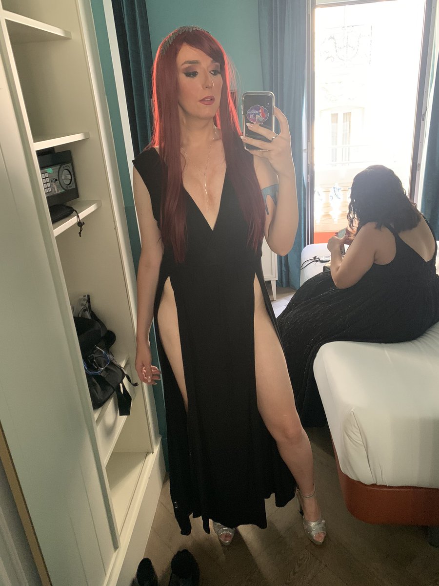 ArielYborra's tweet photo. Ayer estuve de boda y fui tal que así 💁🏻‍♀️ 6 mesecitos en hormonas #TransIsBeautiful https://t.co/aJGloDQha9