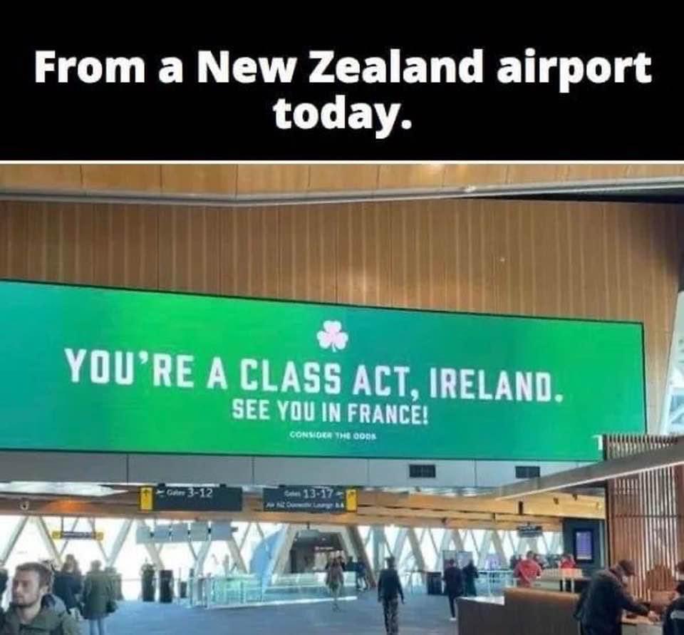 What a wonderful gesture. 👏

#IREvNZ #Ireland