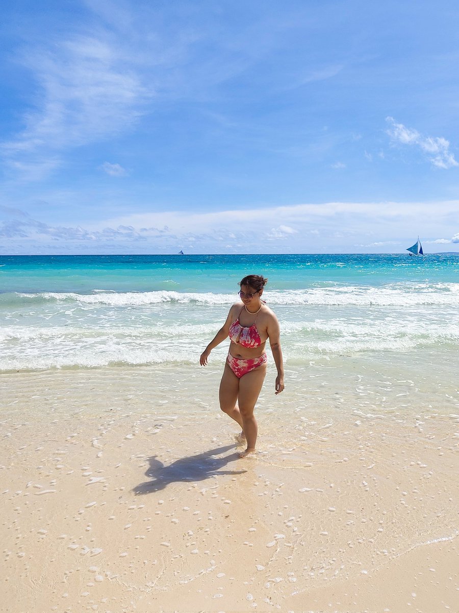 giagonzaga09's tweet photo. 📍Boracay Island, Philippines. https://t.co/H18OUHpAja