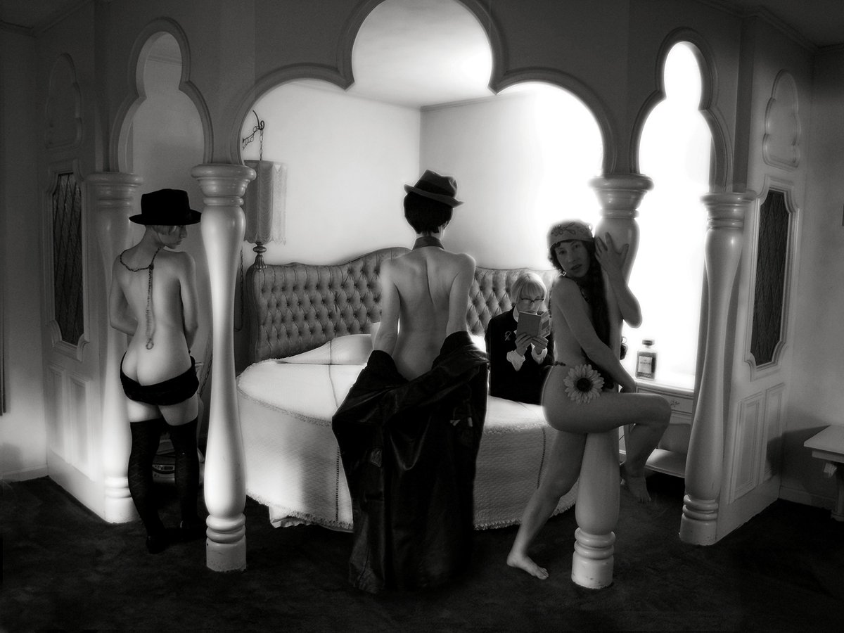JDiForli's tweet photo. @BraydenCreation Found this vintage honeymoon suite at a dive motel...so of course I had to create some surreal film noir meets a Christmas Story shoot. https://t.co/gMqZmqXofJ