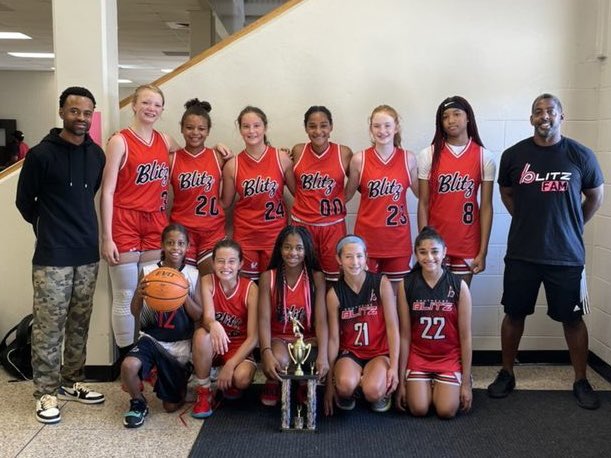 BlitzFbc's tweet photo. We are the Champions!! 13U took a tough loss to College Park Hayes yesterday. After regrouping, Blitz dominated CP in the Championship this morning. Thanks United Top 25 for the invite. #FBCBlitz #ladyhoopers🏀 #Grit #NoDaysOff https://t.co/QNKdBHL8ar