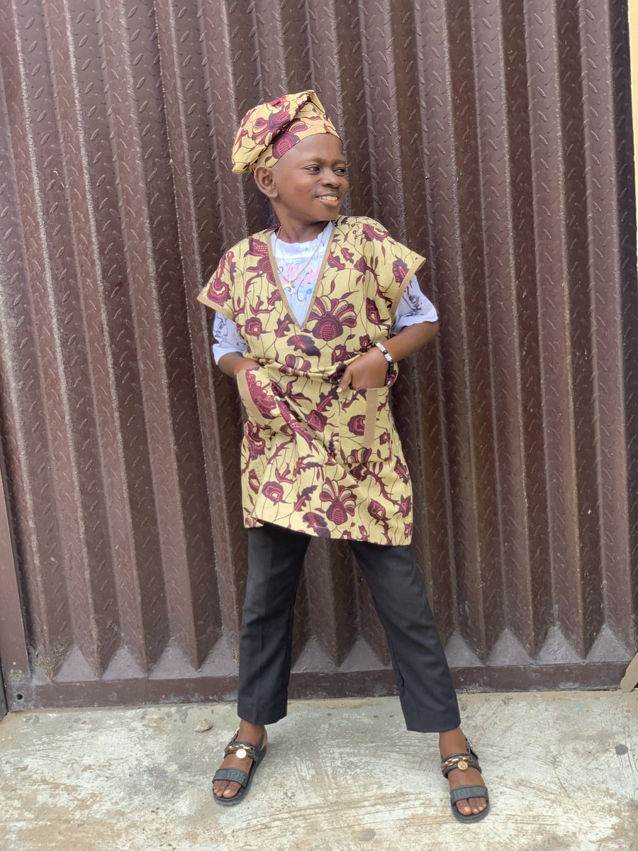 JohnGospel20's tweet photo. Learn From Davido. Use ur influence and money to support ur family. Build each other up. Dnโt test each other down. Unite. Dnโt divide. Be greater together. Dnโt let de hater be de victor. Congrats to de entire Adeleke family!
-Reno Omokri
#Gpcares
#EndSARS
#OsunDecides2022 https://t.co/UNMUZ3tVPP