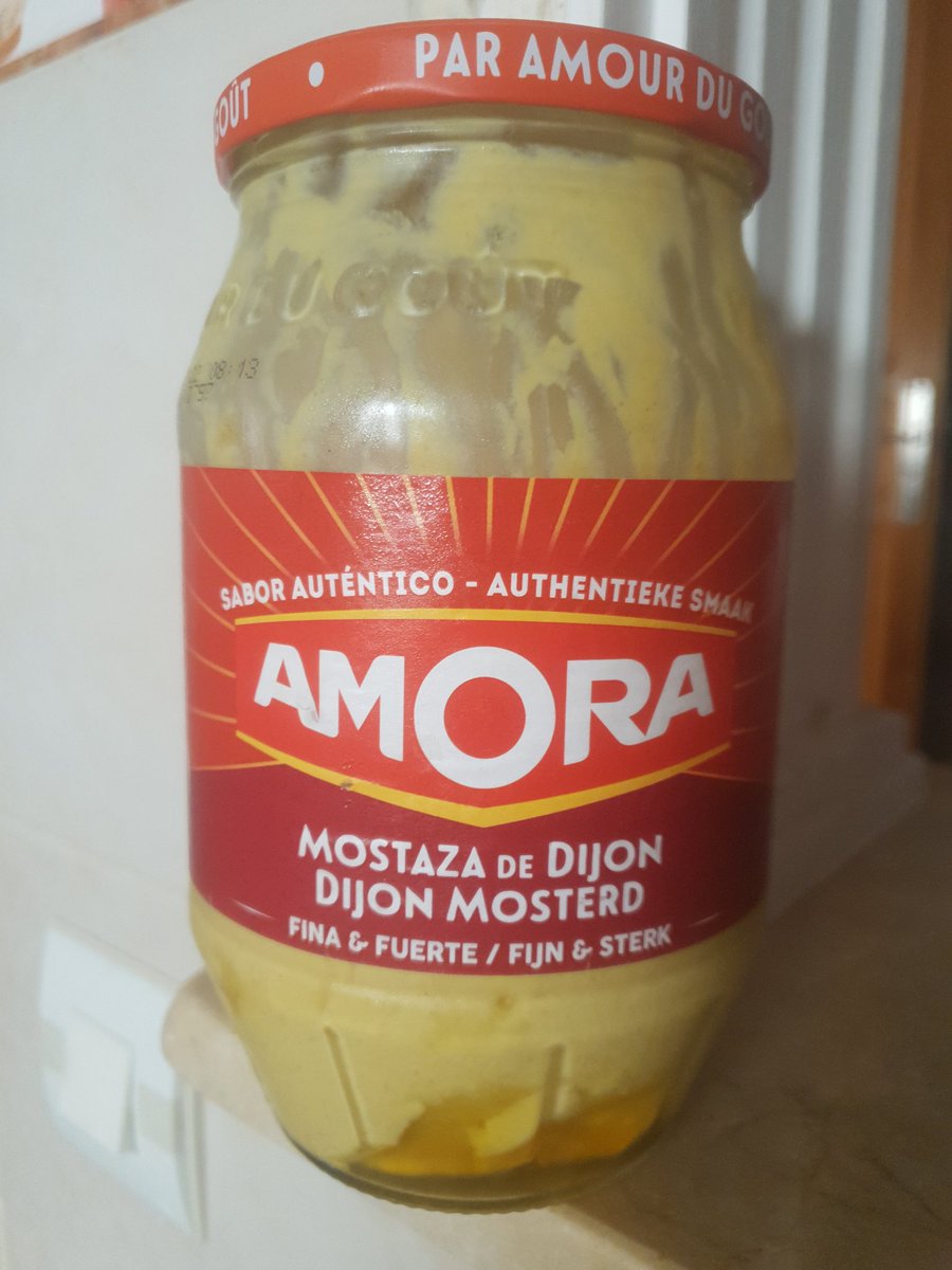 Mauvaisedent_'s tweet photo. Si vous ne trouvez plus de moutarde chez Lidl ou que l'on vous vole sur les prix, pas de problème venez au Maroc le pays de la moutarde française il y en à dans tous les rayons. Préparez un camion, le pot de 915 g est vendu 50 Dhs (5 €). https://t.co/NFRLd6AzIk