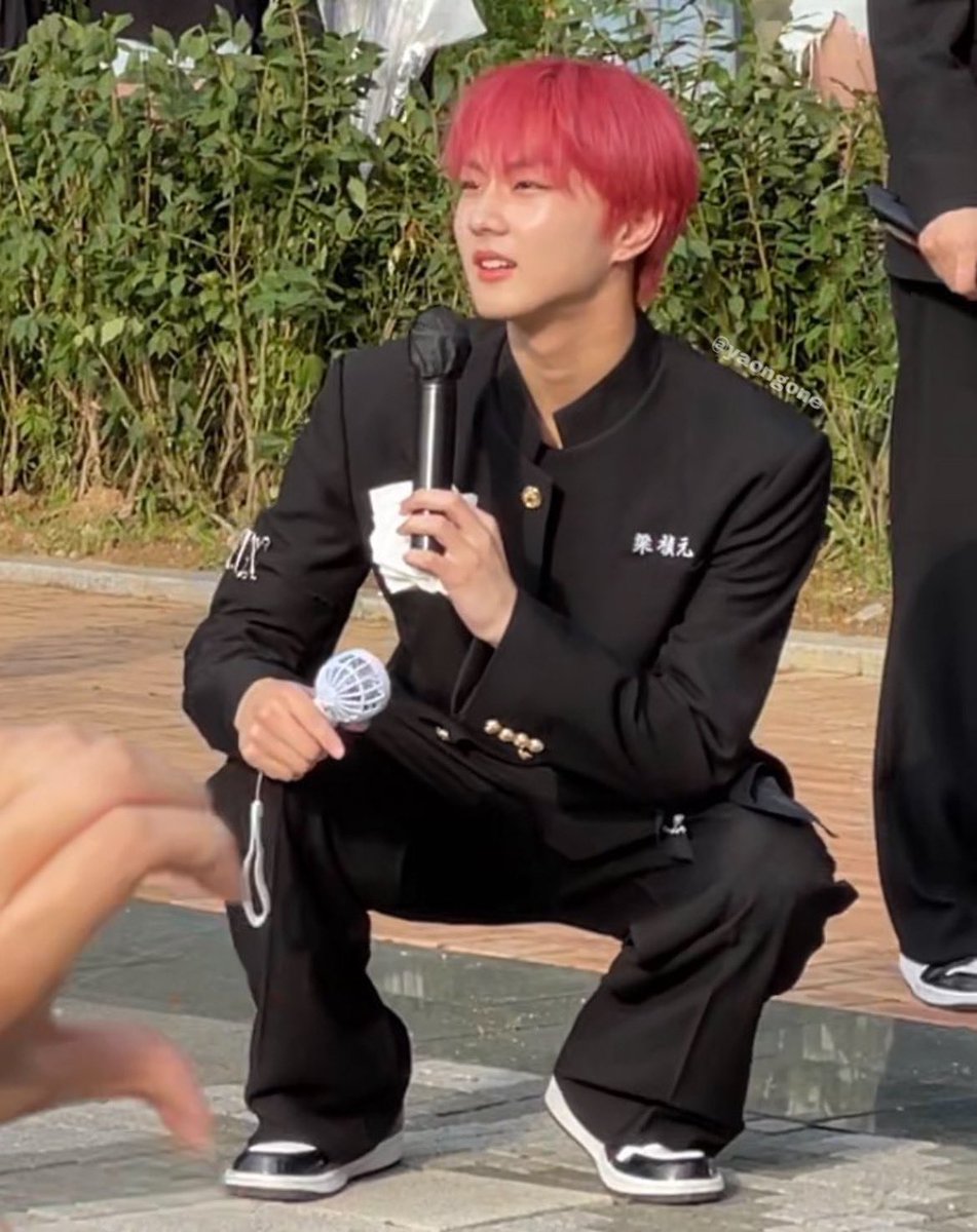 ass_hot_'s tweet photo. 블랙신라면 막이래~ https://t.co/aETAWhz4ib