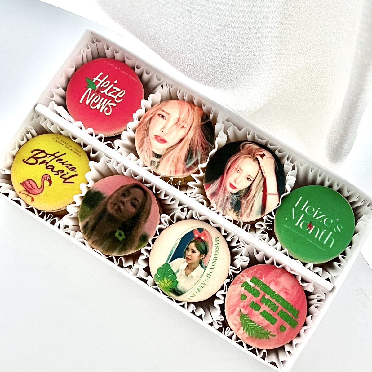 HeizeNews's tweet photo. To celebrate the anniversary of And July, @heizebrasil and I sent some macarons to Heize~ We hope she likes them ♡

The shop was kind enough to add 2 more macarons, but didn't tell us about it, so please ignore that one WDTT photo... 

#Heize #헤이즈 #AndJuly @Heize_Official https://t.co/0pMaWjMTGx