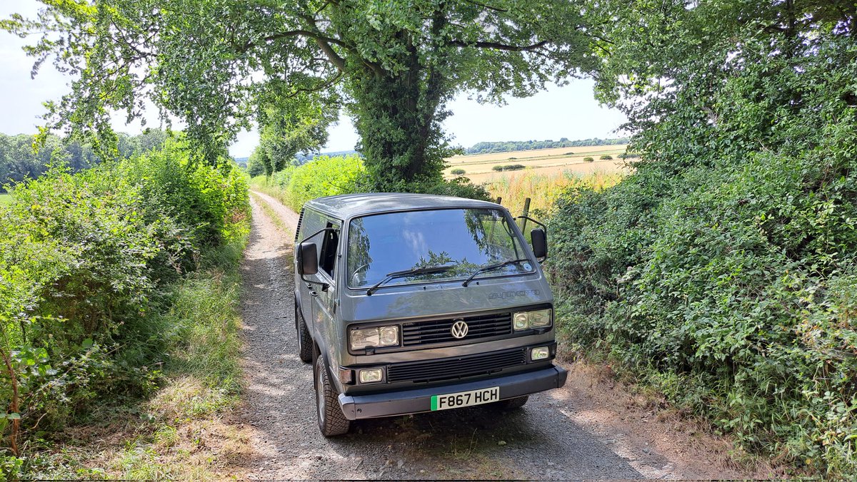 Out enjoying the summer #heatwave in the #ElectricSyncro. 62kWh pack giving 125 mile+ / 200km+ with <a href="/CHAdeMO_eu/">CHAdeMO</a> rapid charging for what feels like almost endless and effortless #greenlaning. 

#Volkswagen #vanagon #T3 #EV #syncro