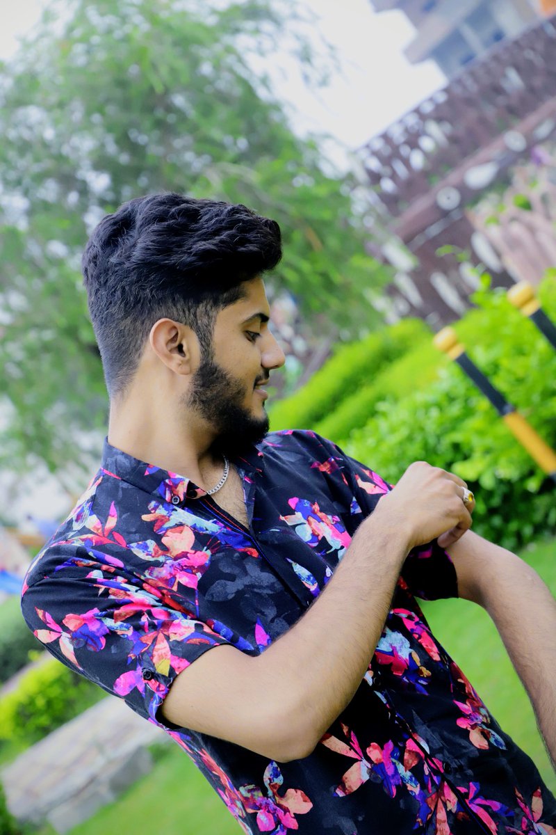 Umar_Zaib_Khan's tweet photo. مستقل بولتا ہی رہتاہوں🥀
کتنا خاموش ہو میں اندر سے 🙂
#saveblood #durrani #durraniumar @SocietyDonor https://t.co/OKbGOcdIv2