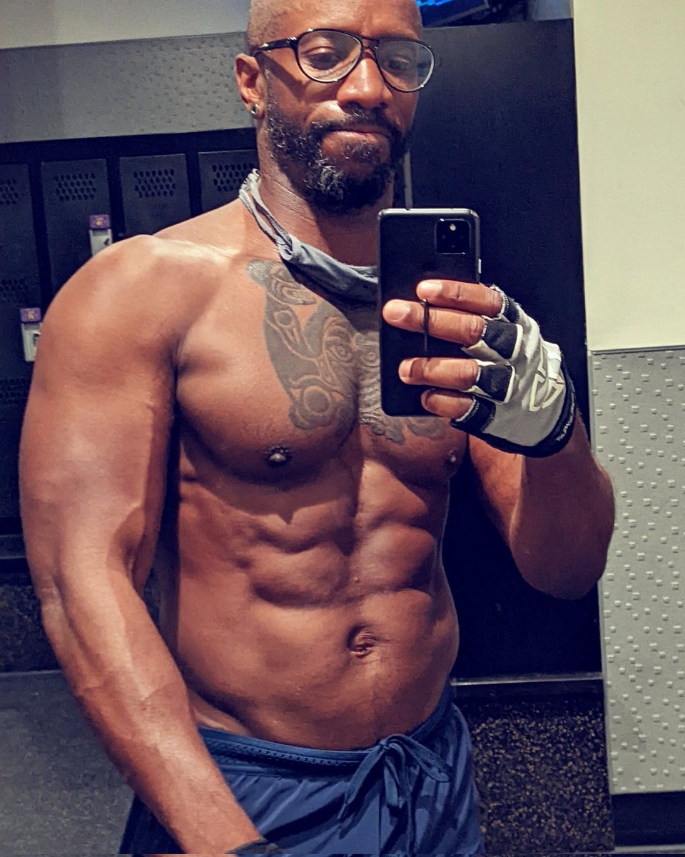 RaceCooper4Real's tweet photo. Mean mugging. #daddymuscles https://t.co/A8WdJSEPgV