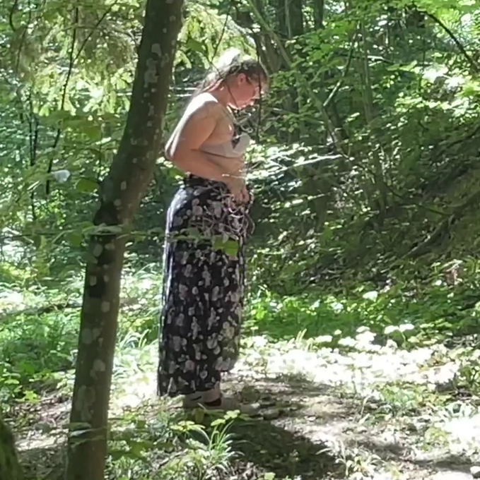 Was ich da wohl im Wald angestellt habe ??  Mein neues Video, seit heute morgen Online... 🤩  https://t
