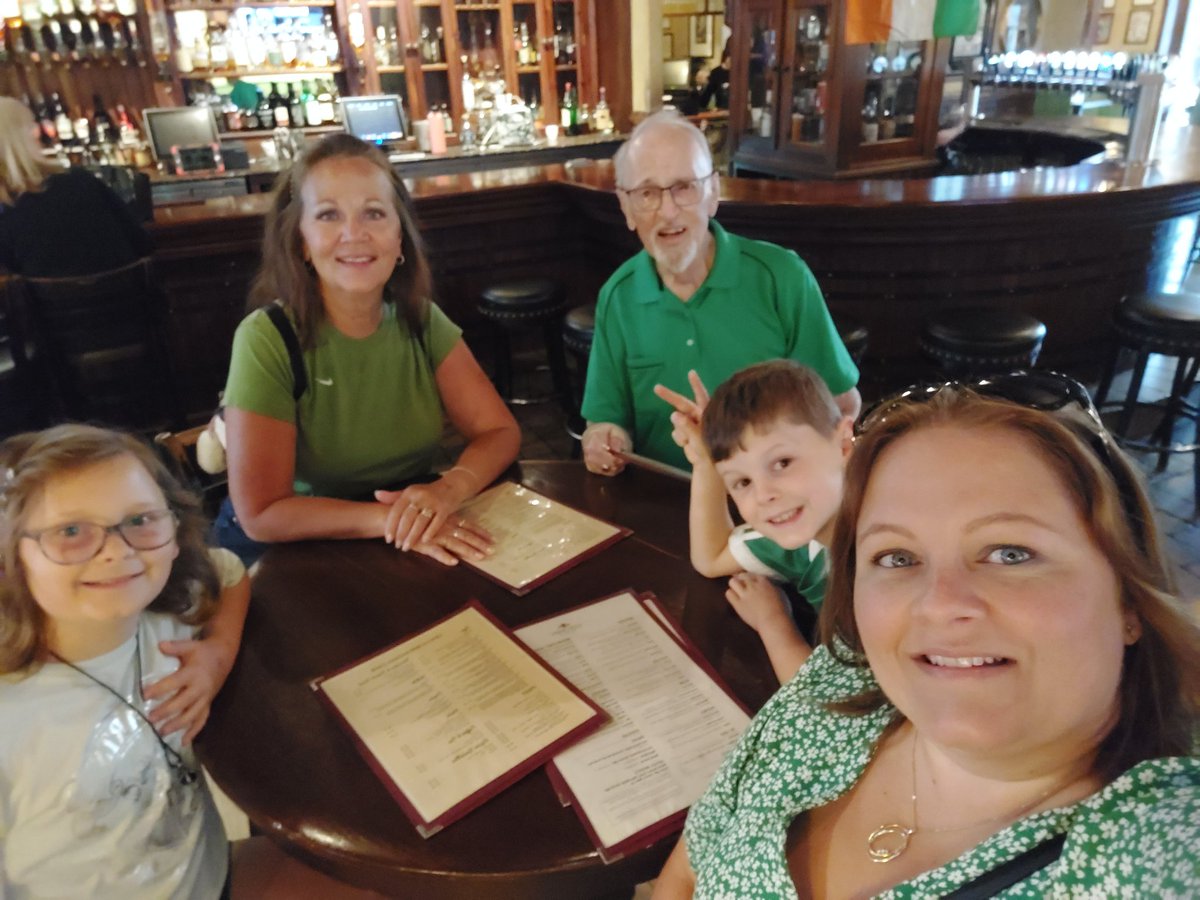 SunnySomers's tweet photo. @GAAGO Up Limerick! From Chicago https://t.co/7AM1u8oogI