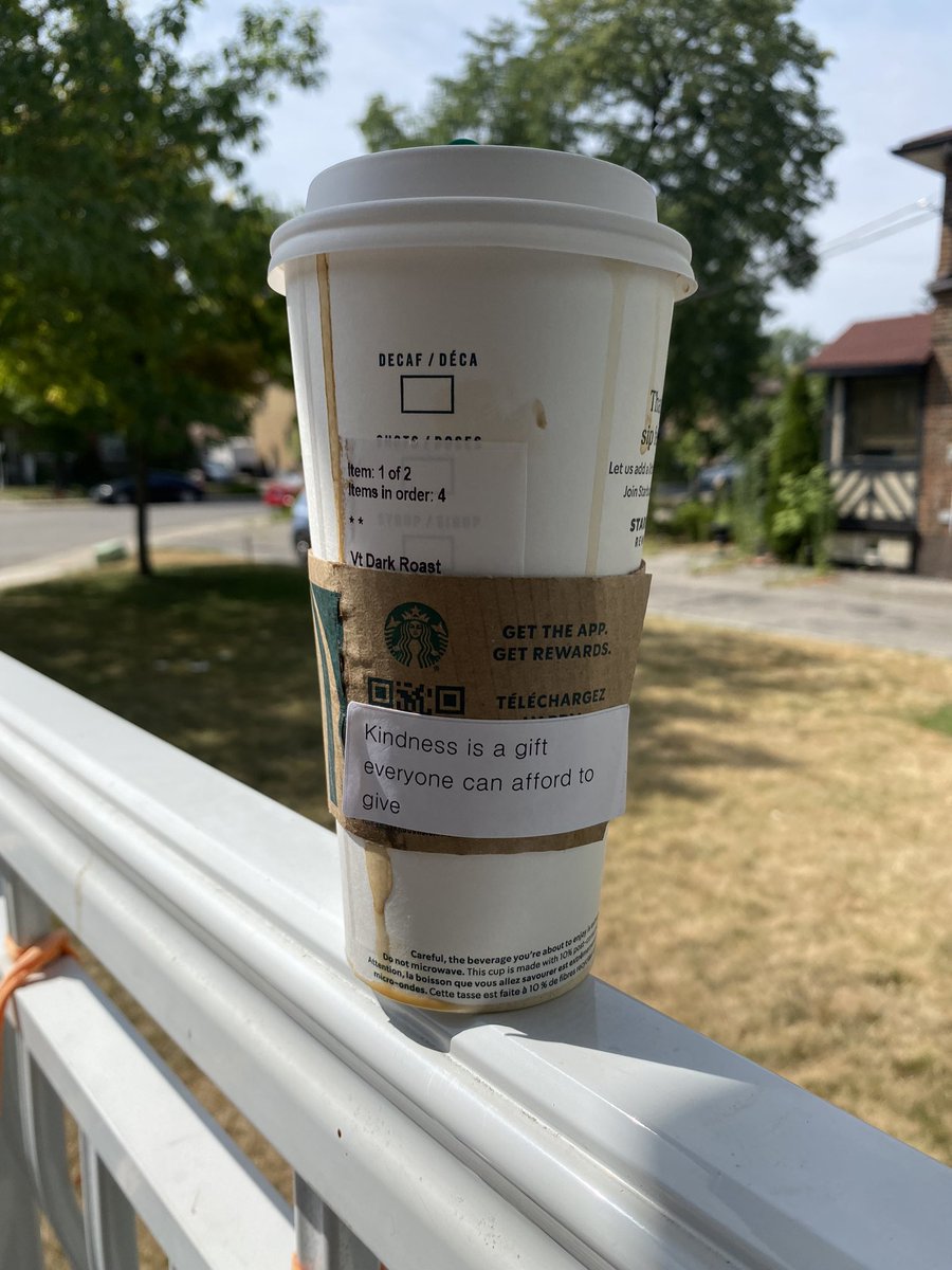 melimaman's tweet photo. @StarbucksCanada please fix your egg bite bags and leaky cups…… this happens at least 1-3 times a week ☹️ https://t.co/Xp3ar2E4JU