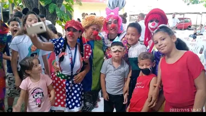 PartidoPCC's tweet photo. Color y alegría. Domingo feliz. Nada se compara con la satisfacción de verlos correr y reír y cantar en una tierra libre en la que son y serán siempre lo más importante. #Cuba #CubaPorLaPaz #CubaPorLaVida https://t.co/DF0M7KCXgS